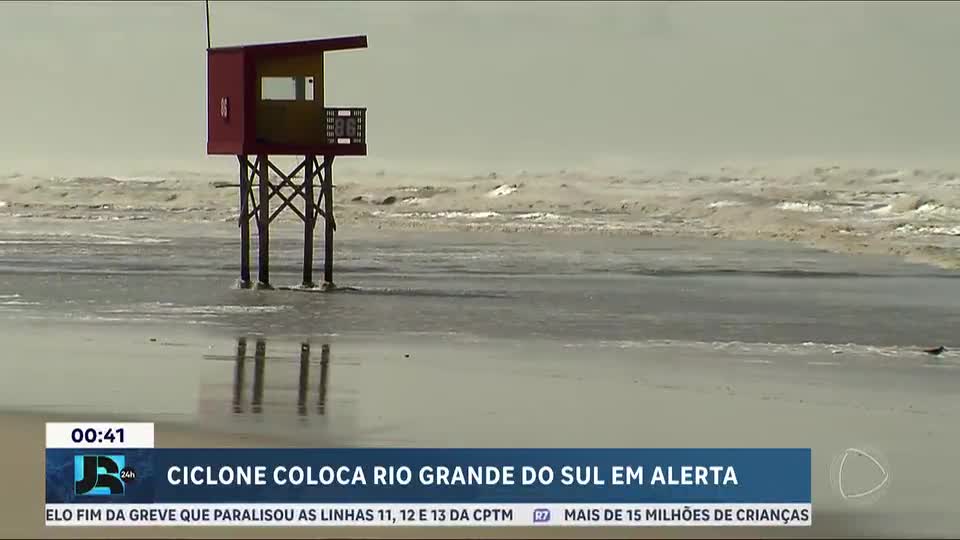 RS entra em alerta vermelho para tempestades e risco de ciclone