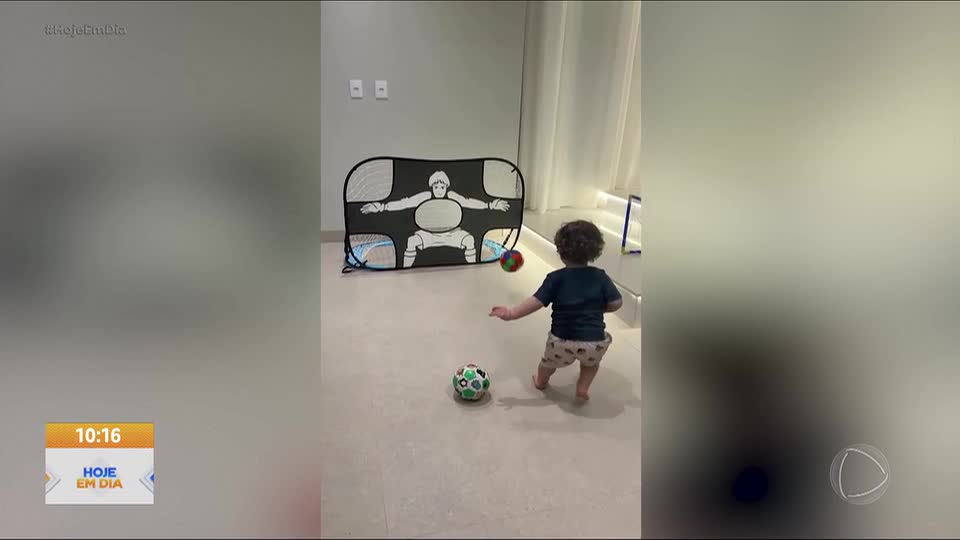 Conheça Matteo, bebê do interior do Paraná que viralizou com precisão impressionante nos chutes