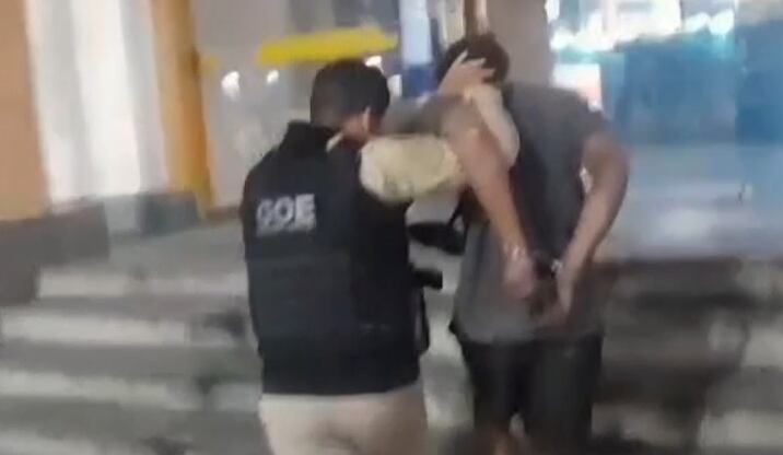 Homem é preso pela Guarda Municipal após furtar ar-condicionado de restaurante no Centro do Rio