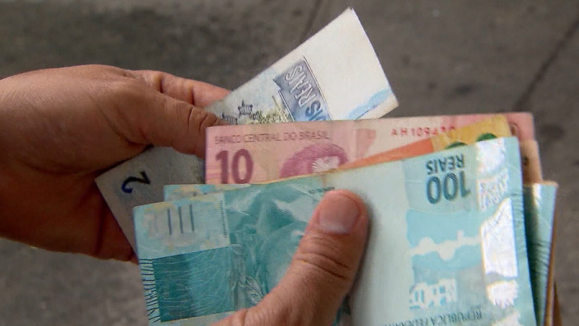 Empréstimo é o segundo fator de inadimplência no Brasil; veja como não se endividar