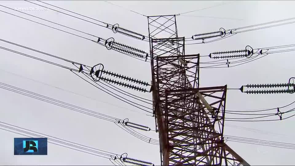Brasileiro paga mais pela energia elétrica do que consumidores de 77 países, aponta estudo