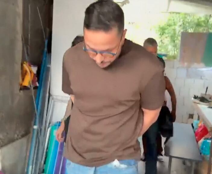 Falso médico é preso ao atender criança com tumor cerebral em Nova Iguaçu ( RJ)