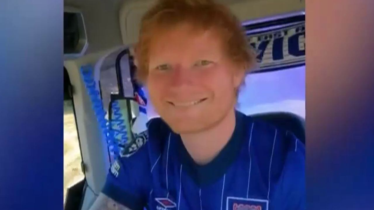 Ed Sheeran é anunciado como jogador de time inglês e iniciativa divide opiniões entre torcedores