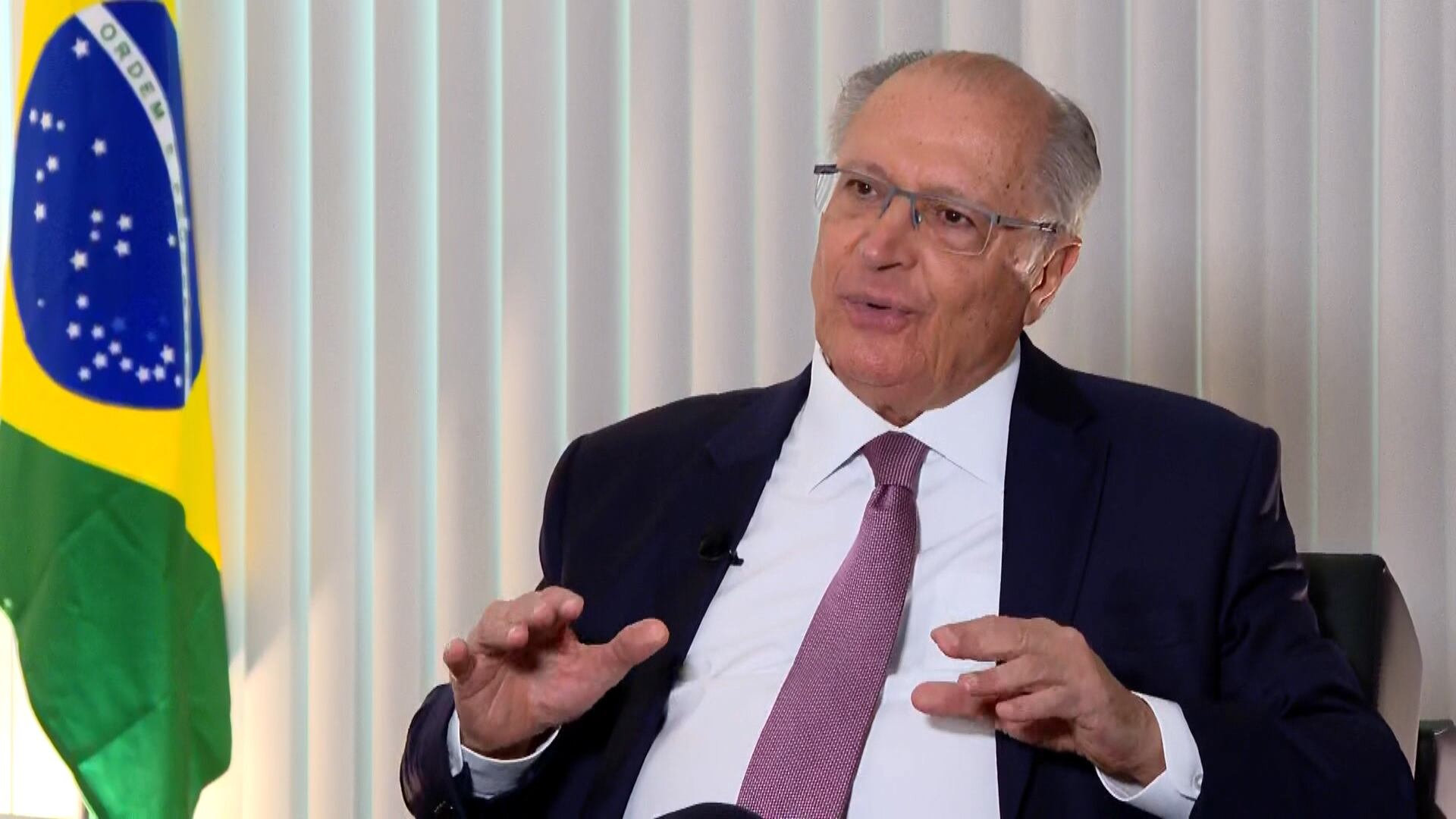 ‘Governo decidiu fazer o mais difícil’, critica economista ao comentar plano para conter  tarifaço