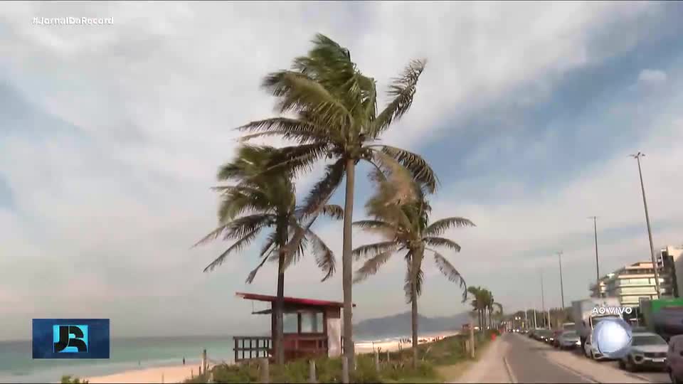 Ciclone-bomba deixa RJ em estágio 2 de alerta, suspende aulas e fecha parques
