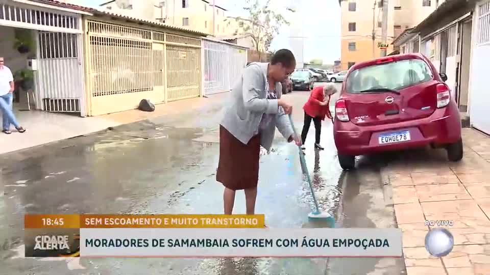 "Há 30 anos", diz morador sobre falta de escoamento de água em Samambaia (DF)