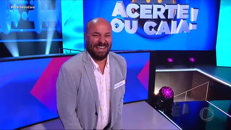 Tom Cavalcante brinca após Paulinho Serra cair no buraco: 'Voltou para o Rio de Janeiro'