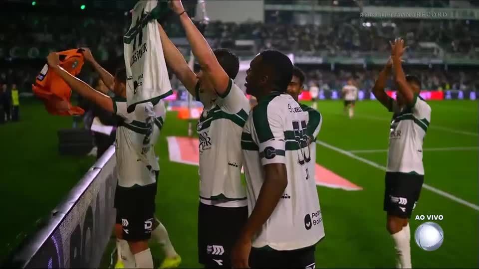 Assista à íntegra de Coritiba 2 x 1 Chapecoense com R7 e Desimpedidos