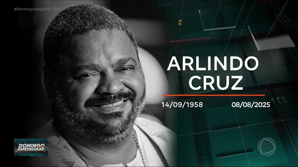 Familiares, amigos e fãs se despedem do sambista Arlindo Cruz