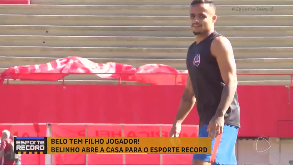 Talento no sangue! Filho do cantor Belo brilha dentro de campo