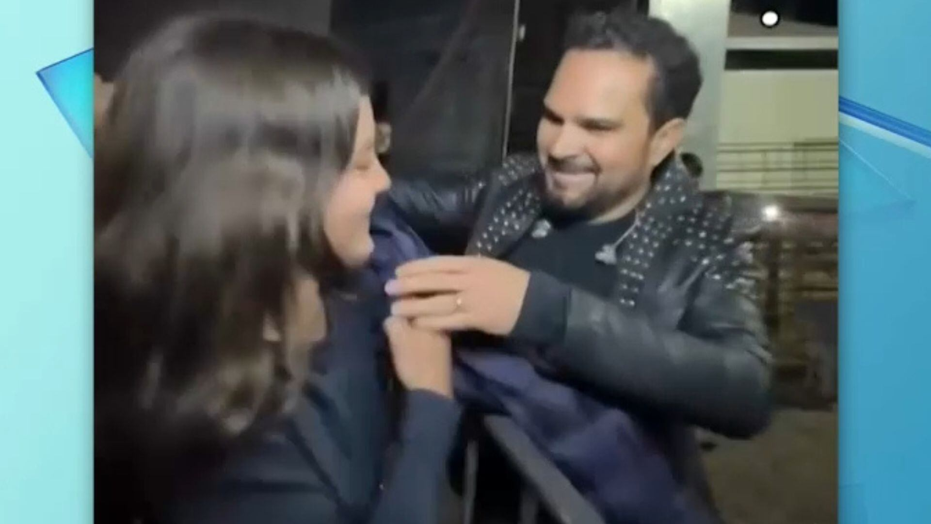 Luciano Camargo dá jaqueta para fã que passou frio em grade de show