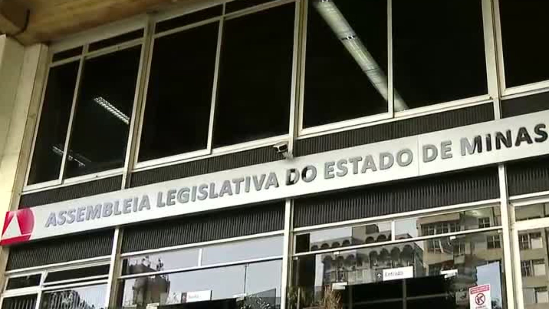 Deputado de MG gasta cerca de R$ 190 mil em gráfica que não está funcionando