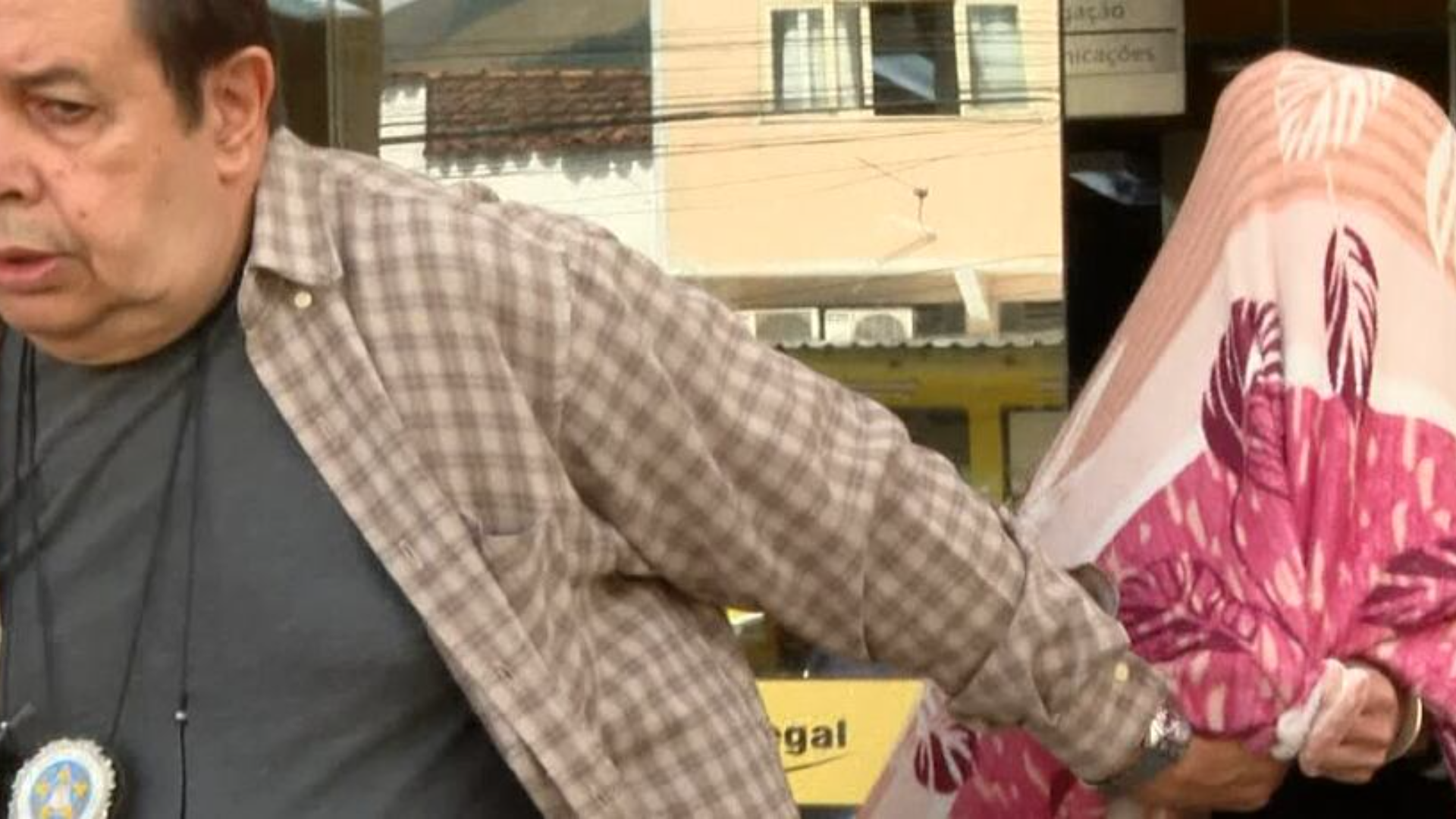 Polícia identifica sujeira e falta de comida na casa onde bebê morreu após mãe ir a baile no Rio