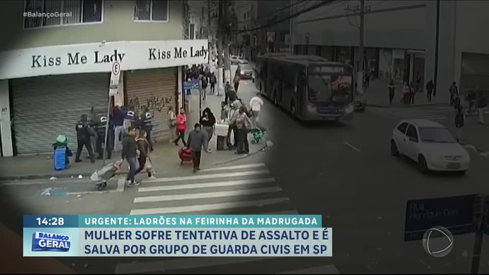 Câmera do Balanço flagra roubos e furtos a pedestres na Feirinha da Madrugada, em São Paulo