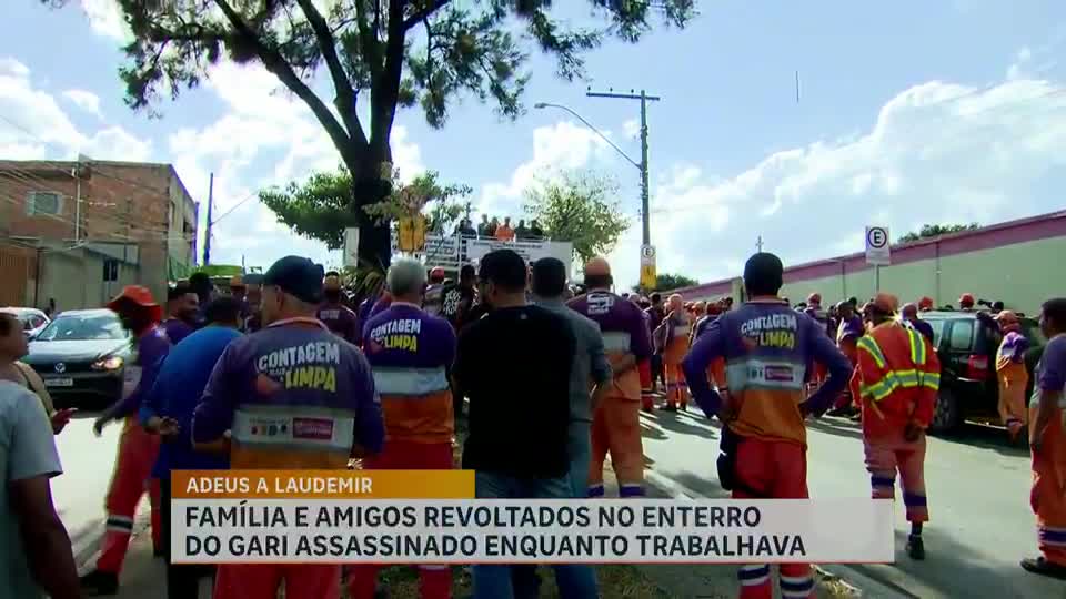 Comoção e clamor por justiça marcam velório de gari em BH
