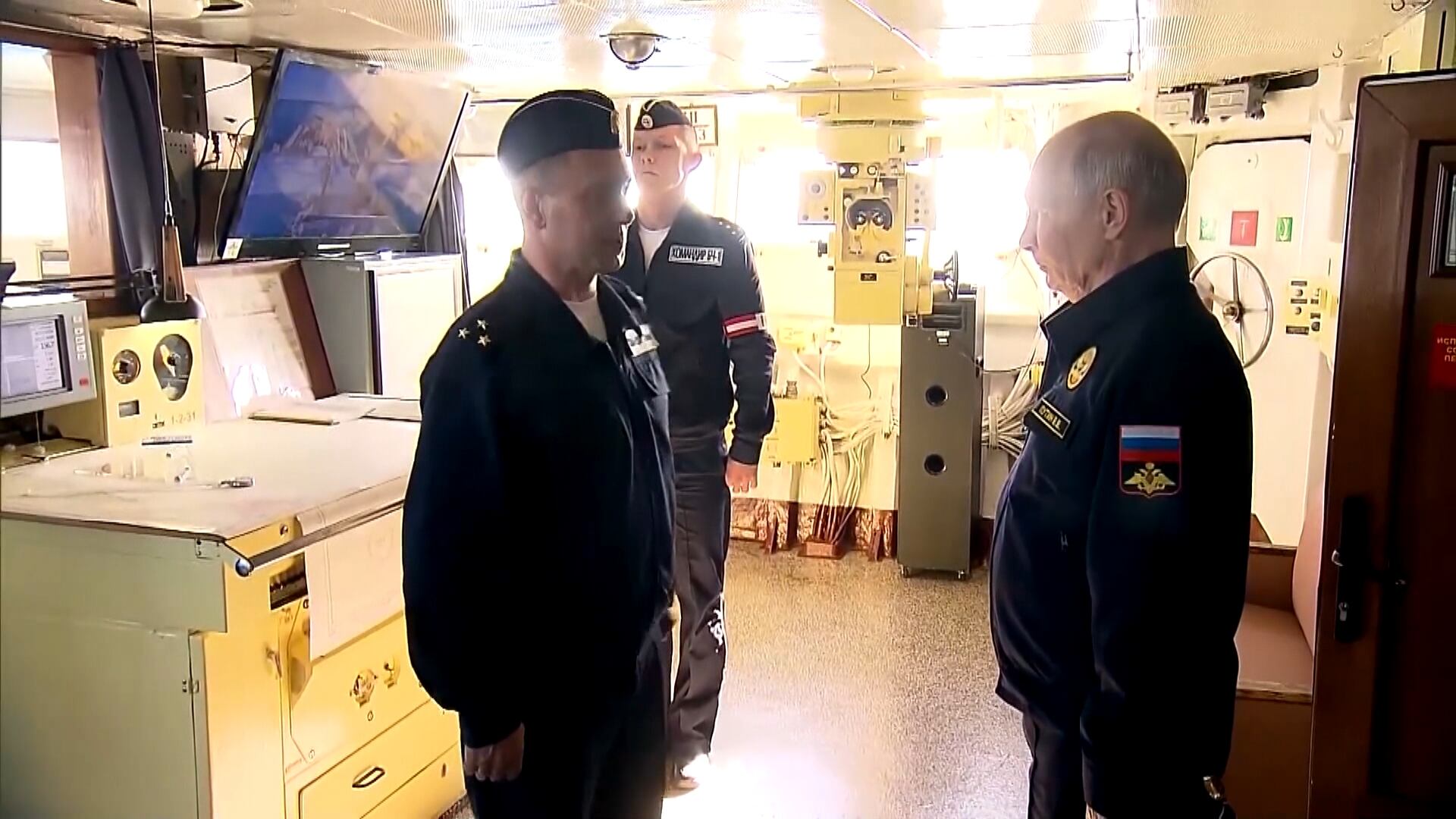 Viagem de Vladimir Putin causa protestos no Japão