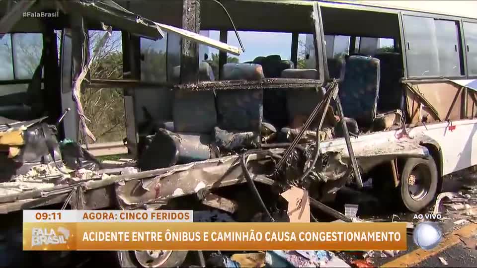 Acidente em Guaimbê (SP) provoca congestionamento e deixa feridos