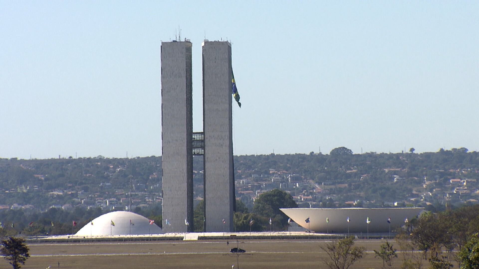 Câmara deve instalar comissão especial para analisar proposta de redução na maioridade penal