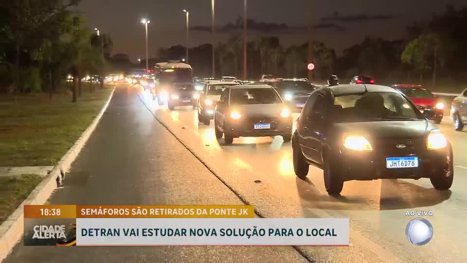 Suspensão de semáforos: Detran vai estudar solução para trânsito na Ponte JK, em Brasília
