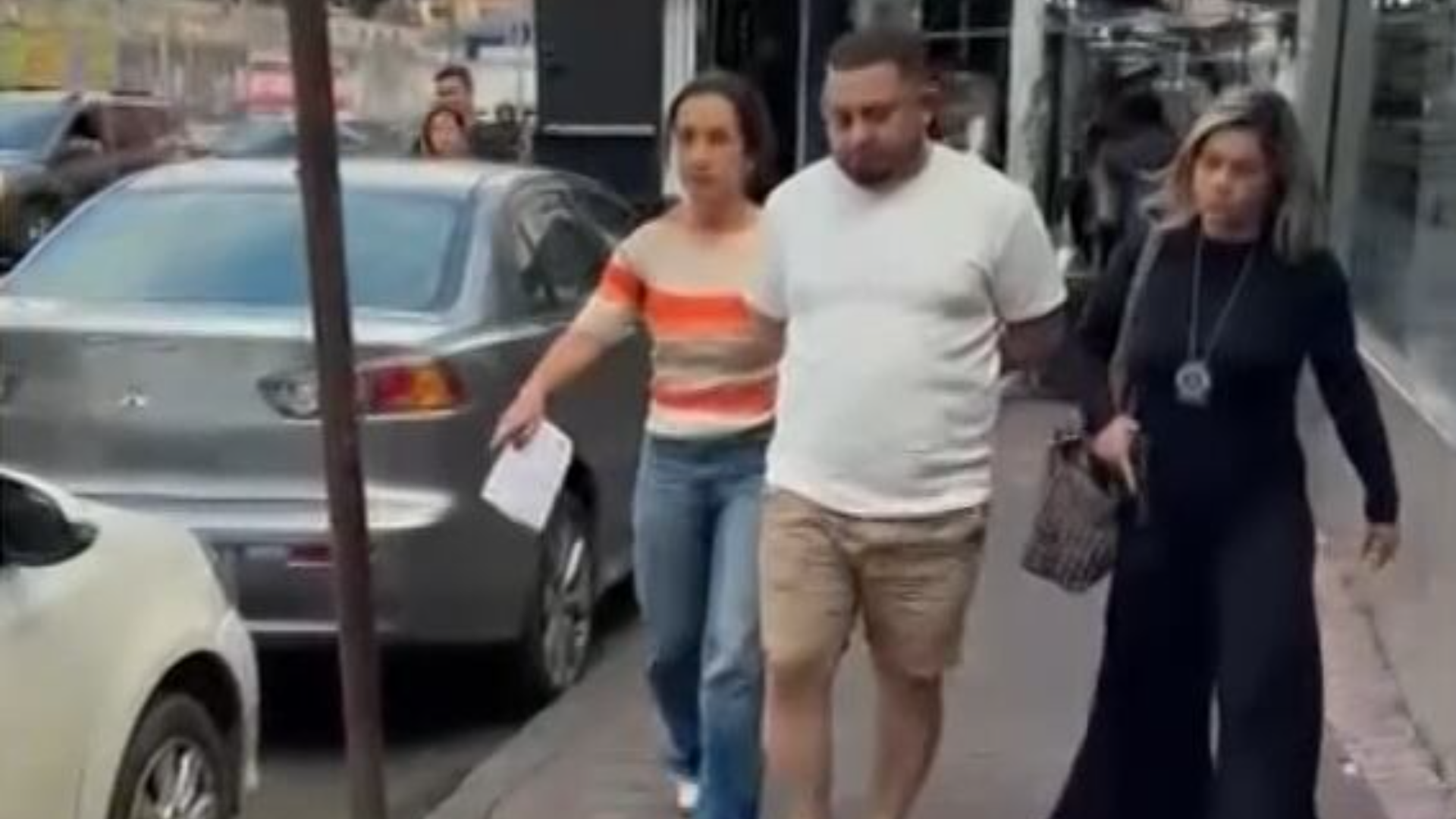 Homem é preso por agredir mulher na frente do filho em comunidade na zona oeste do Rio