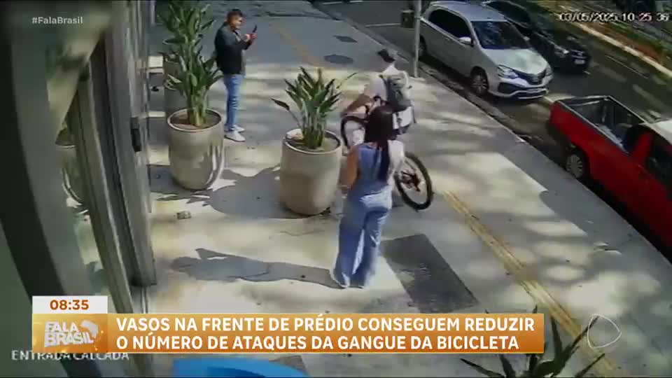 Vasos na frente de prédio conseguem reduzir o número de ataques da gangue da bicicleta