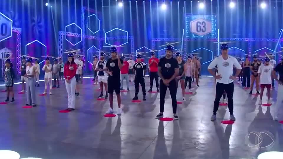 Game dos 100: competidores enfrentam desafio de cerejas em reality show