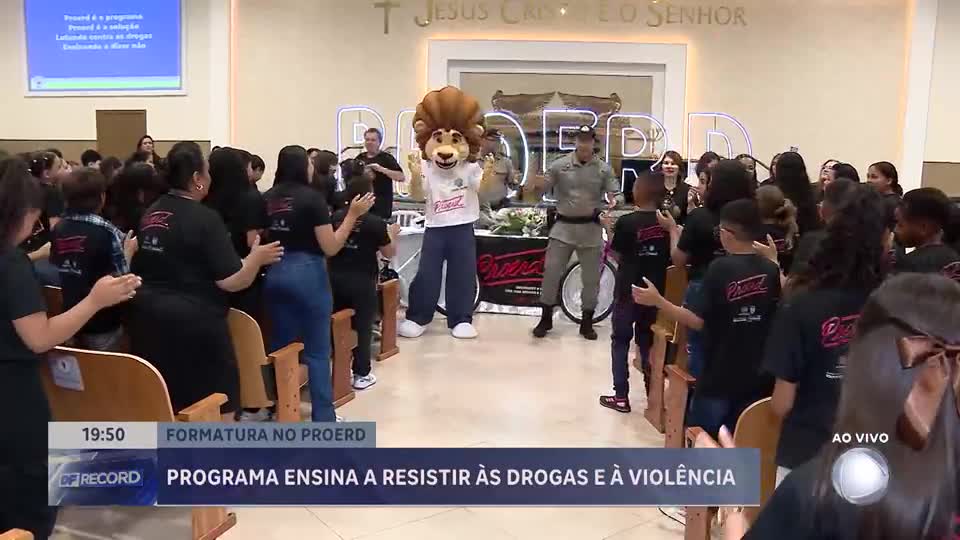 Formatura do Proerd em Águas Lindas de Goiás reúne 430 estudantes