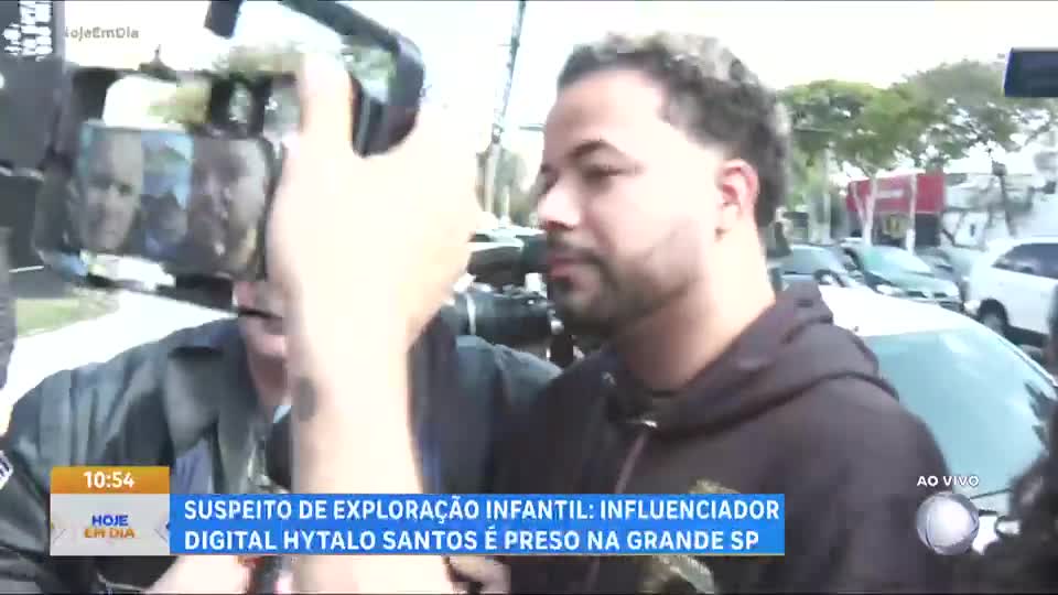 Veja o momento em que Hytalo Santos chega ao DEIC em São Paulo