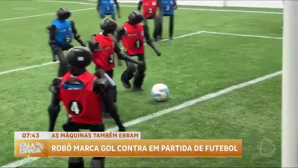Robô humanoide marca gol contra em eliminatórias na China