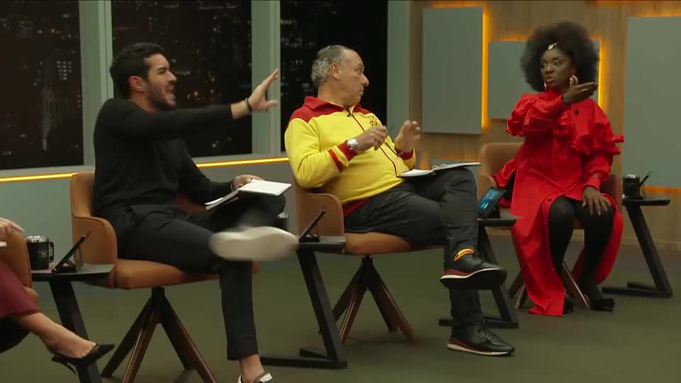 Titãs discutem após aprovação da ‘Whats Língua’ para a semifinal do ‘Elevator Pitch’