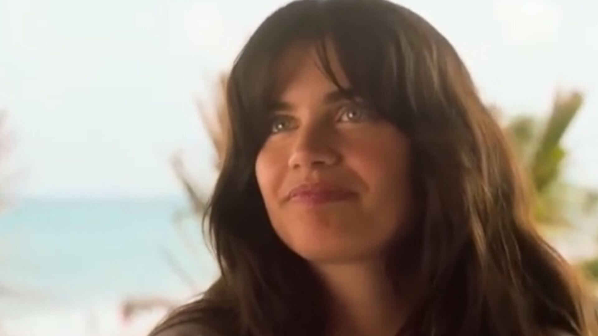 Monica Barbaro e Kaelin Turner protagonizam nova comédia romântica que estreia em 2026