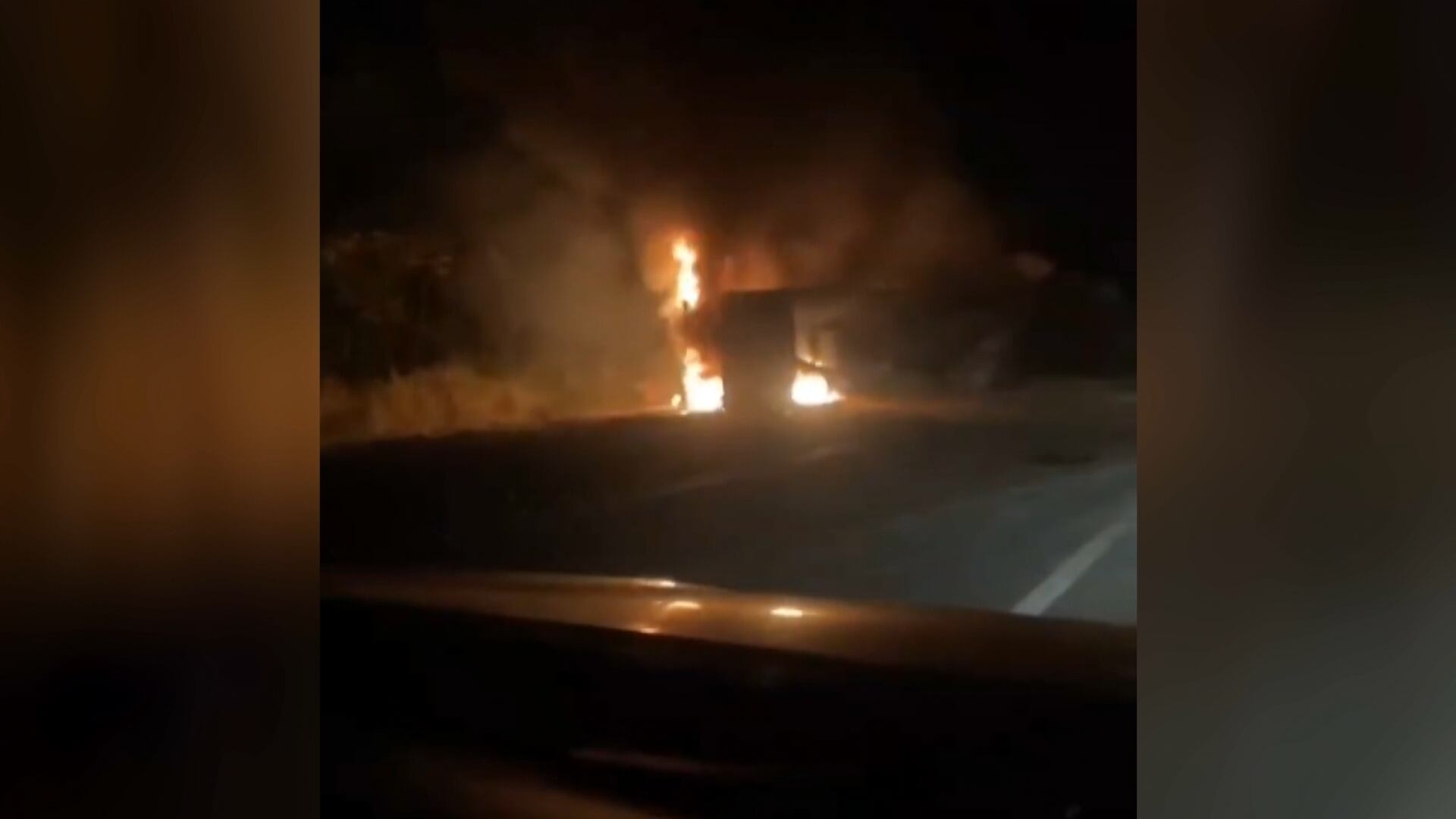 Acidente entre carreta e carro deixa mortos em MS