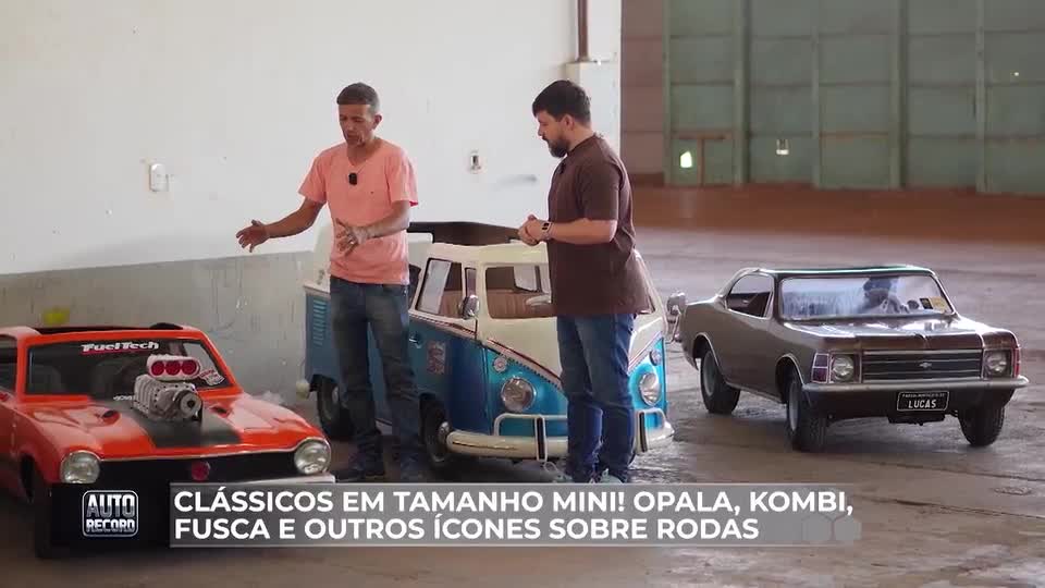 Construtor cria miniaturas de carros clássicos em Brasília