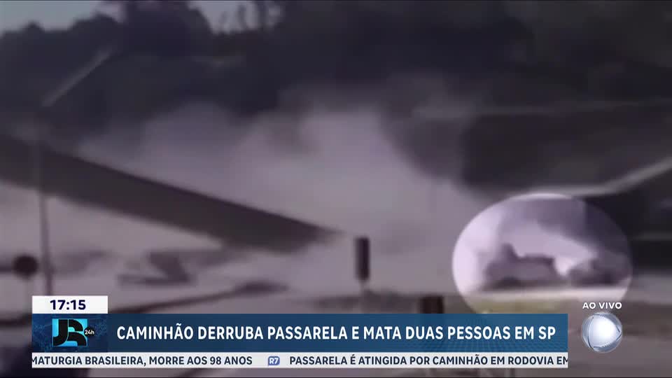 Caminhão derruba passarela e mata duas pessoas em São Paulo
