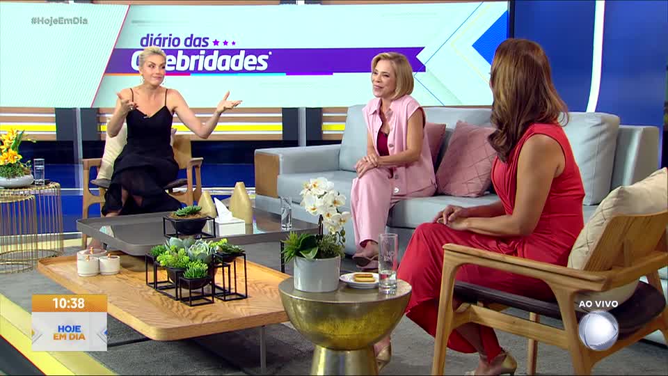 Assista à íntegra do Diário das Celebridades desta segunda-feira (18)