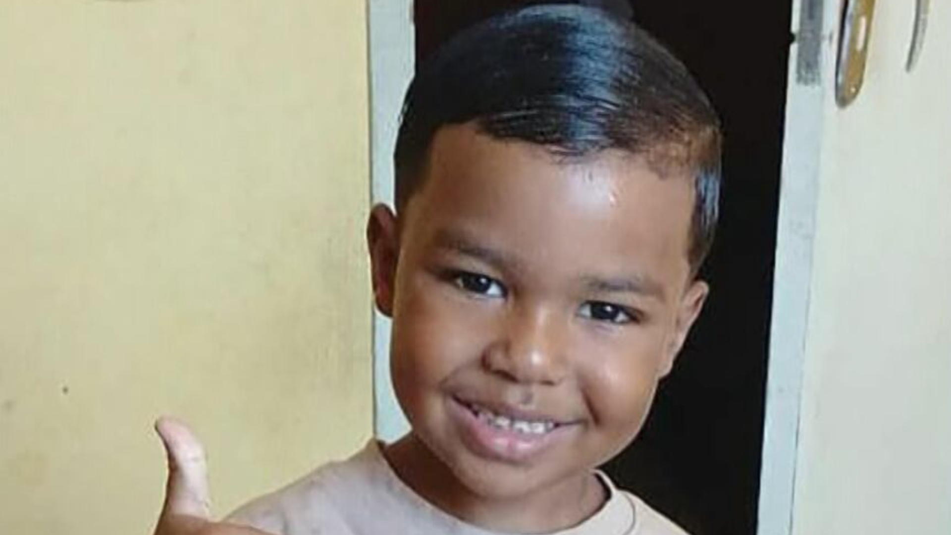 Menino de 5 anos morre após ser baleado durante troca de tiros entre criminosos em Nova Iguaçu