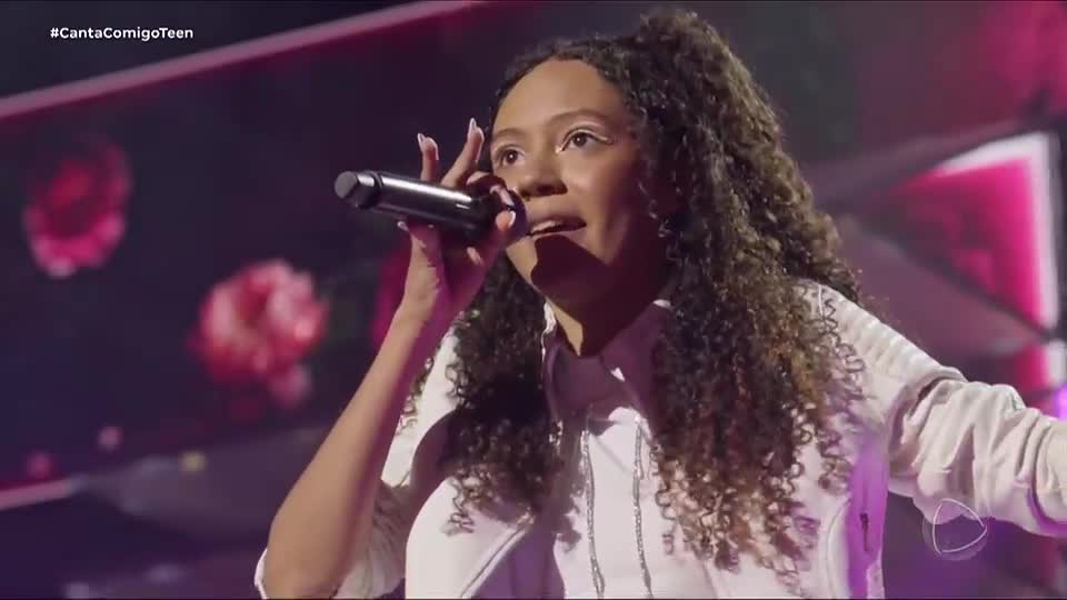 Impecável! Ingrid Yasmin levanta os 100 jurados ao cantar ‘Eu Sei de Cor’, de Marília Mendonça