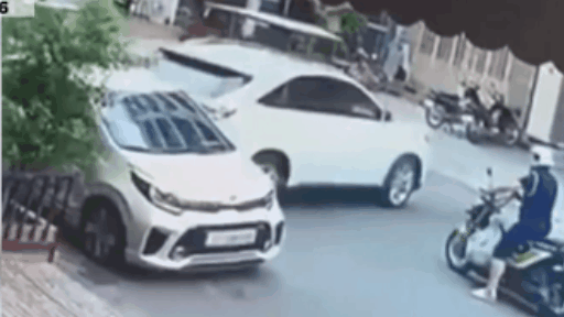 Motorista faz 'barbeiragem' inacreditável ao sair com carro recém-comprado de concessionária