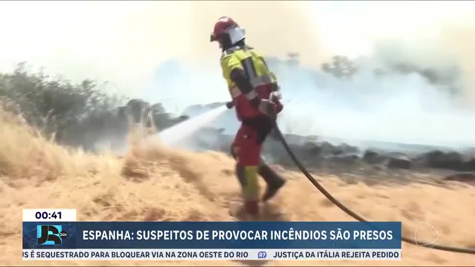 Mais de cinco mil bombeiros combatem incêndios florestais que atingem a Espanha