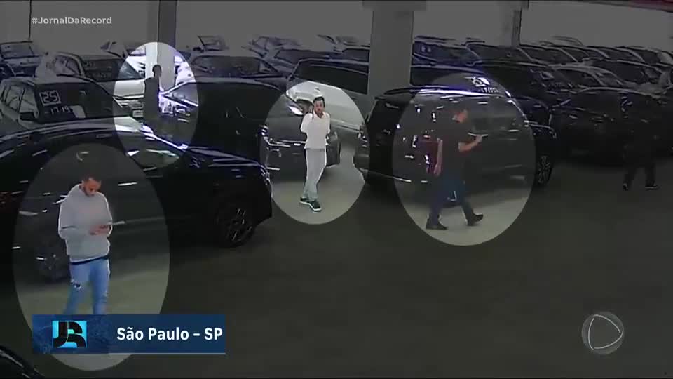 Criminosos se passam por clientes e furtam quatro carros de concessionária em São Paulo