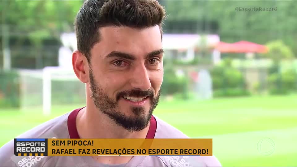 Sem pipocar! Goleiro Rafael responde perguntas sem hesitar