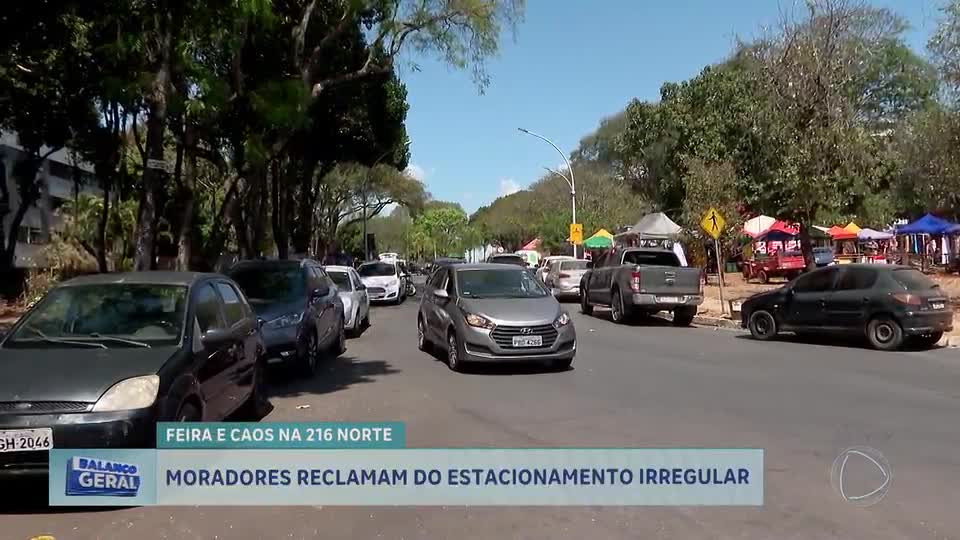 Moradores da 216 Norte denunciam estacionamento irregular durante feira no DF