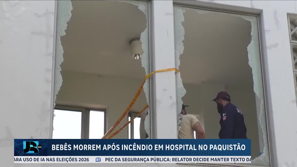 15 bebês morrem após incêndio em hospital no Paquistão