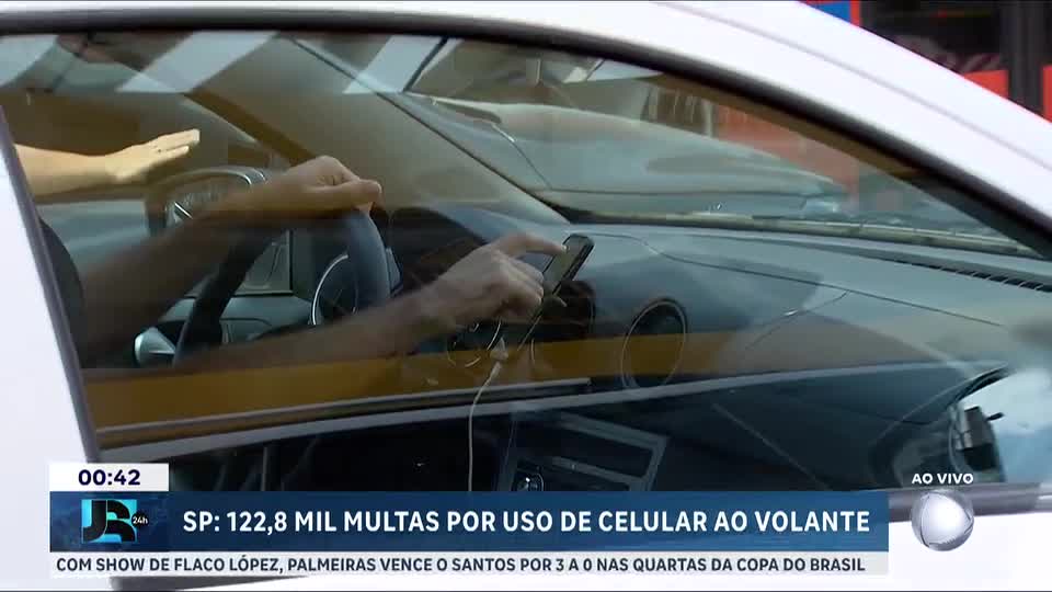 Estado de SP registra mais de 120 mil multas por uso de celular ao volante