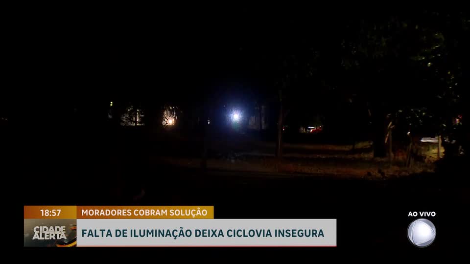 Moradores de Taguatinga (DF) reclamam da falta de iluminação na ciclovia da M Norte