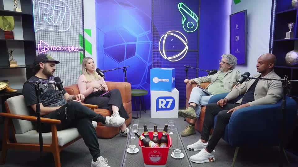 Joga nas 11: Comentaristas comparam elenco de Corinthians e Palmeiras antes do Derby