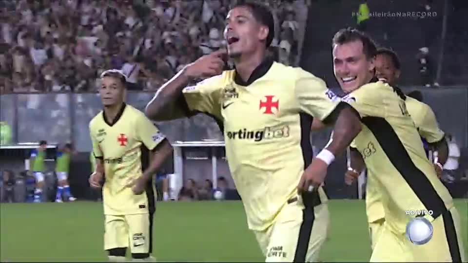Gol do Vasco! Piton cruza, a bola passa por todo mundo e Lucas Freitas marca segundo