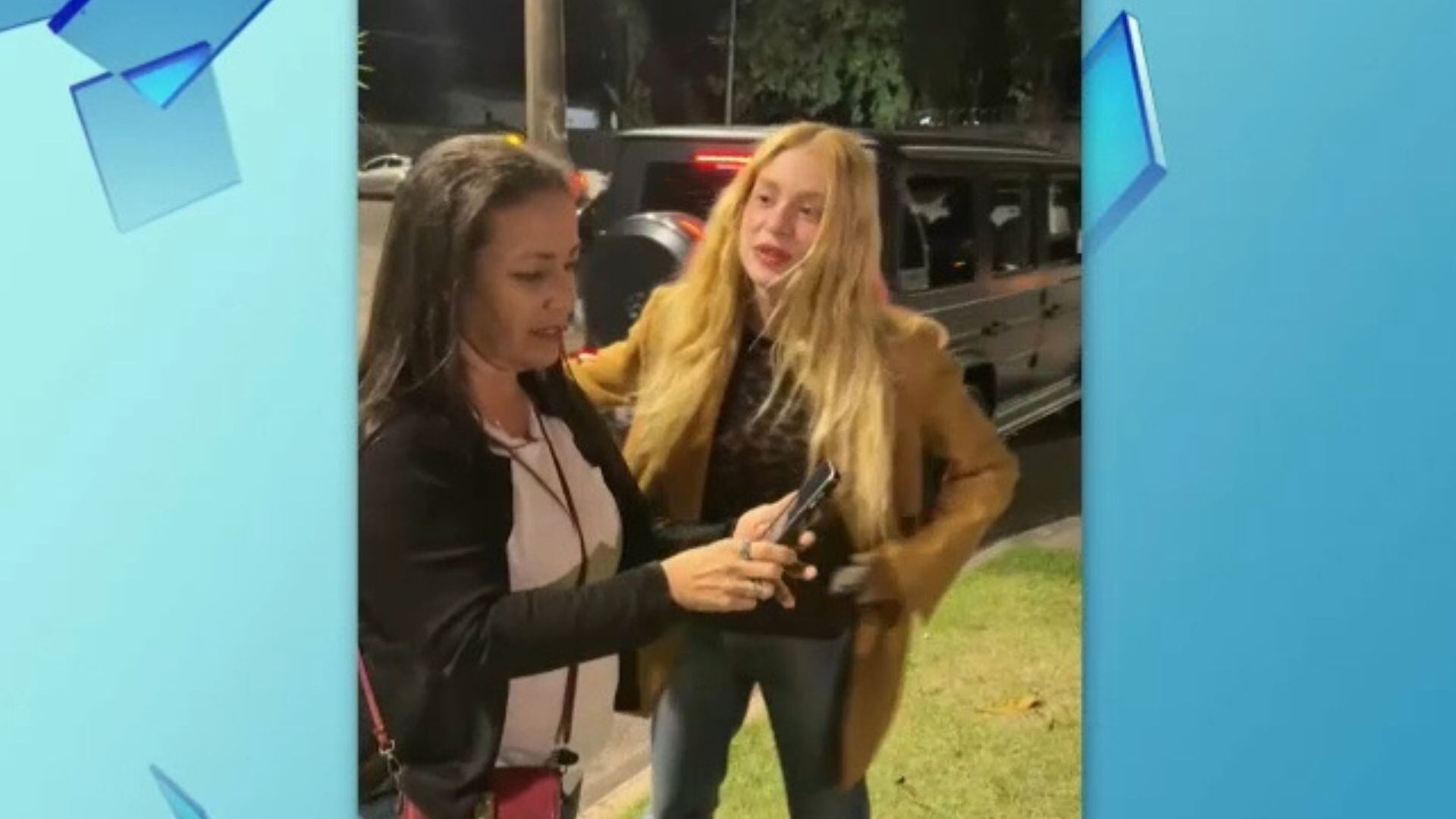Sem maquiagem, Marina Ruy Barbosa atende fãs e é elogiada pela simpatia