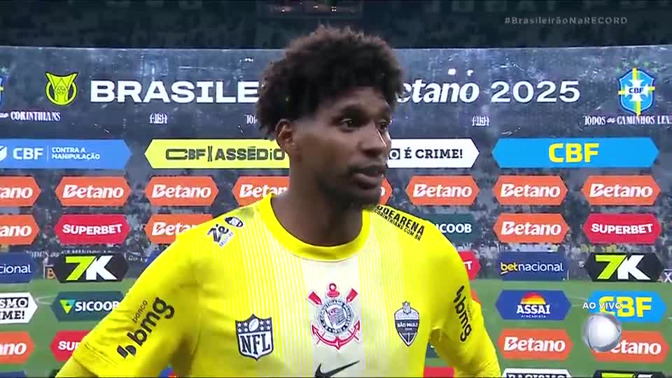 Hugo Souza fala sobre motivação de jogar contra Carlos Miguel