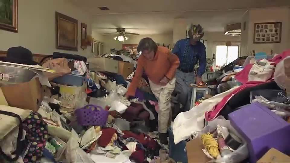 Transtorno afeta a vida de toda uma família no episódio de Acumuladores desta quinta (4)